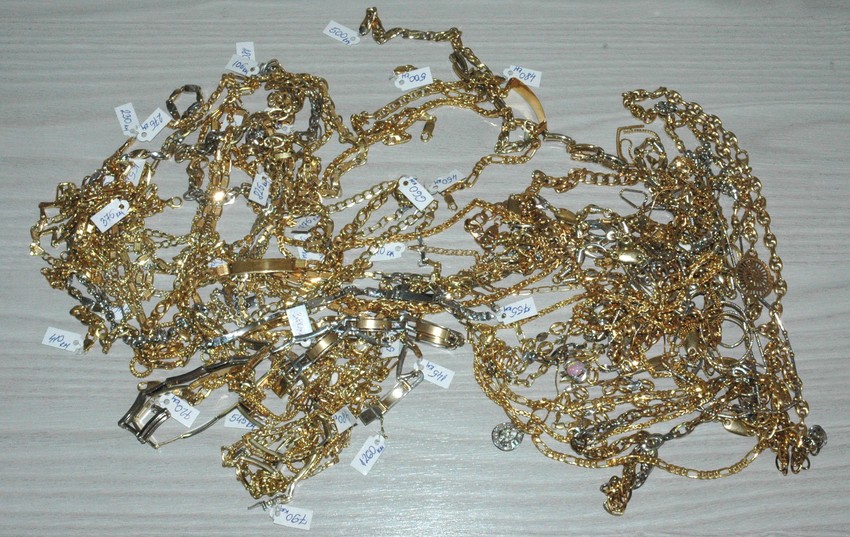 U „golfu“ pored zlata pronađena i droga