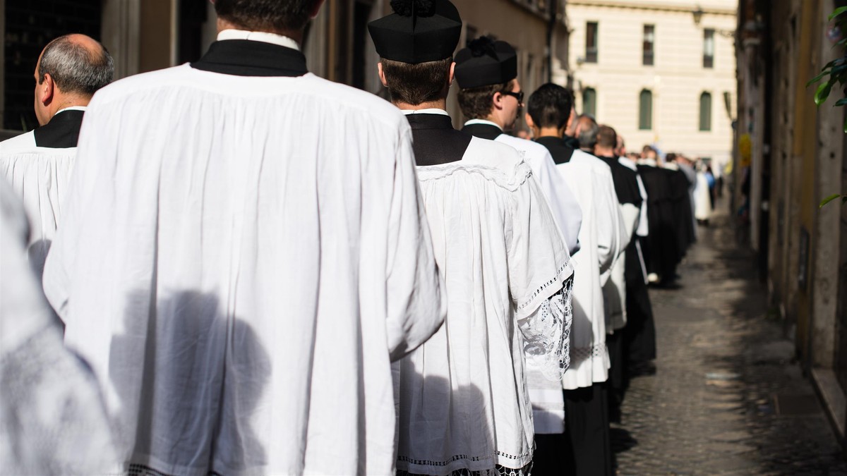 Polski ksiądz oskarżony o nadużycia we Francji. 14 osób zgłosiło się po latach