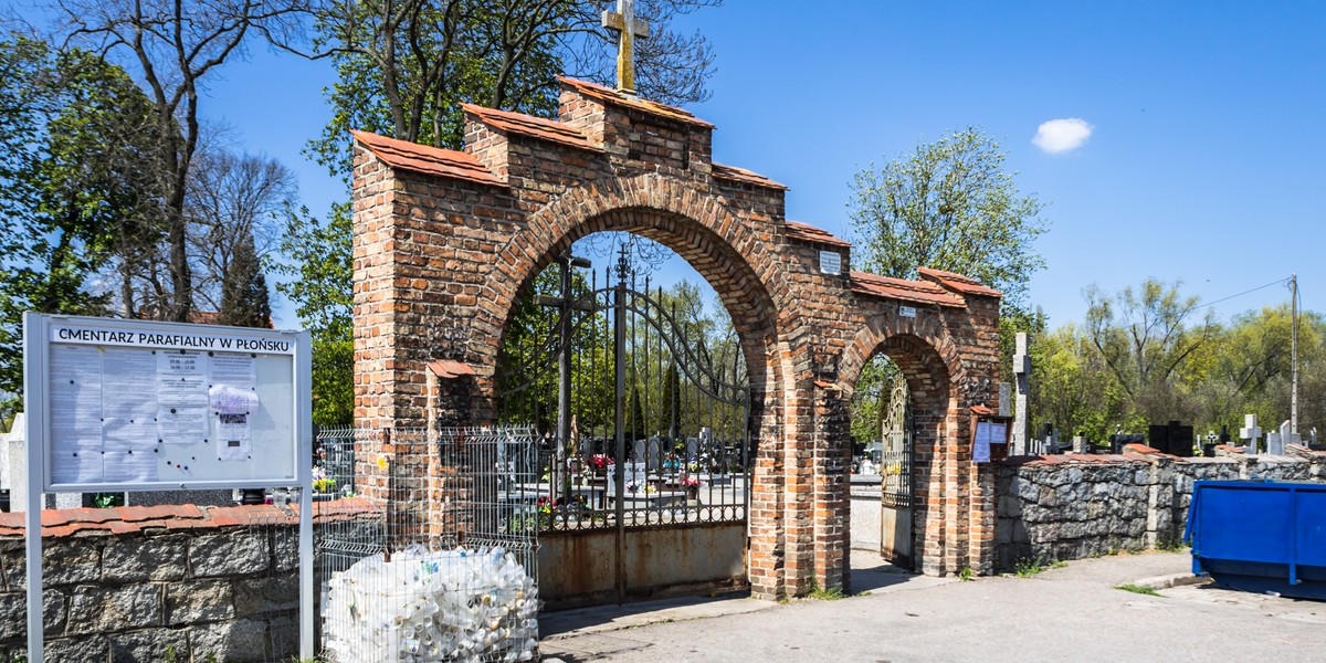 W Płońsku na cmentarzu odkryto zwłoki noworodka 