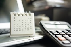 Dni ustawowo wolne od pracy w 2026 i 2027 roku. Jak zaplanować urlop?