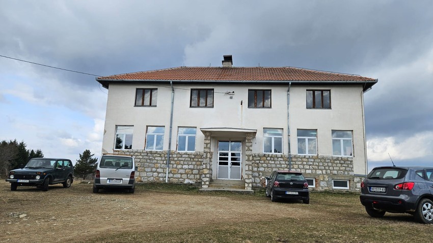 OŠ "Mihajlo Baković" na Jabuci