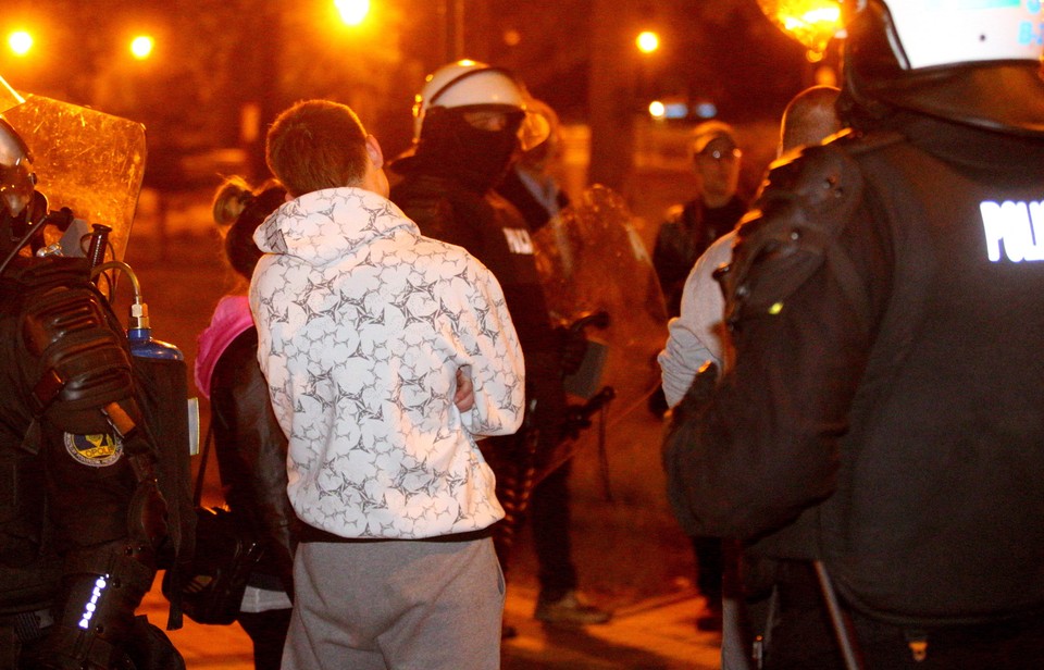 KNURÓW BUDYNEK POLICJI OCHRONA PO ZAMIESZKACH (policja)