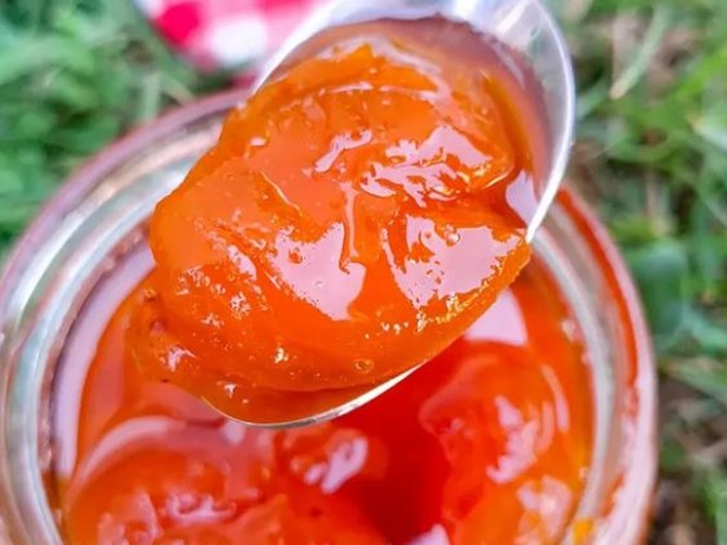Najbolji recept za slatko od kajsija: Sirup je gust kao med, a voće se topi u ustima