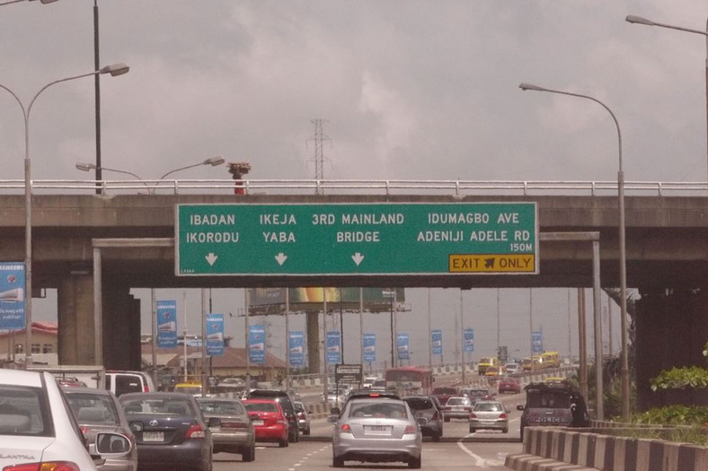 COVID-19: Benin-Lagos transport operators defy interstate movement restriction. [pamelawatson]