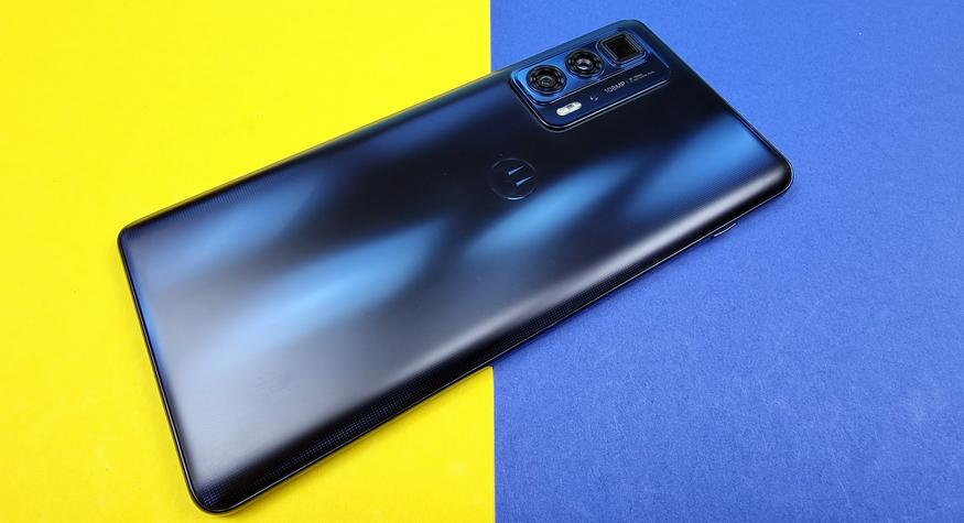 Motorola Edge 20 Pro im Test: 144-Hz-OLED, viel Speicher und eine  ordentliche Kamera | TechStage