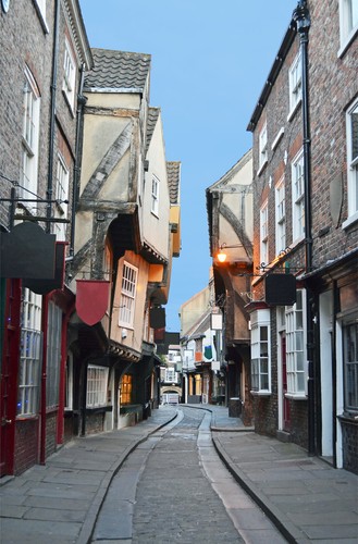 The Shambles- czyli średniowieczna, uliczka w mieście York, uznawana za najpiękniejszą w całej Wielkiej Brytanii.
