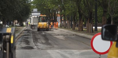 Dąbrowskiego w Łodzi. Asfalt nowej ulicy do wymiany