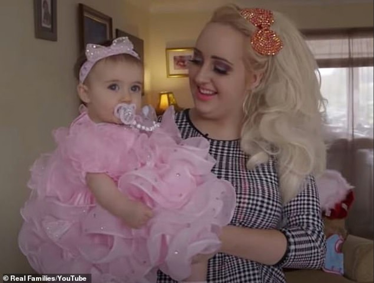 Žena gladuje kako bi svojoj sedmomesečnoj bebi kupovala dizajnersku ...