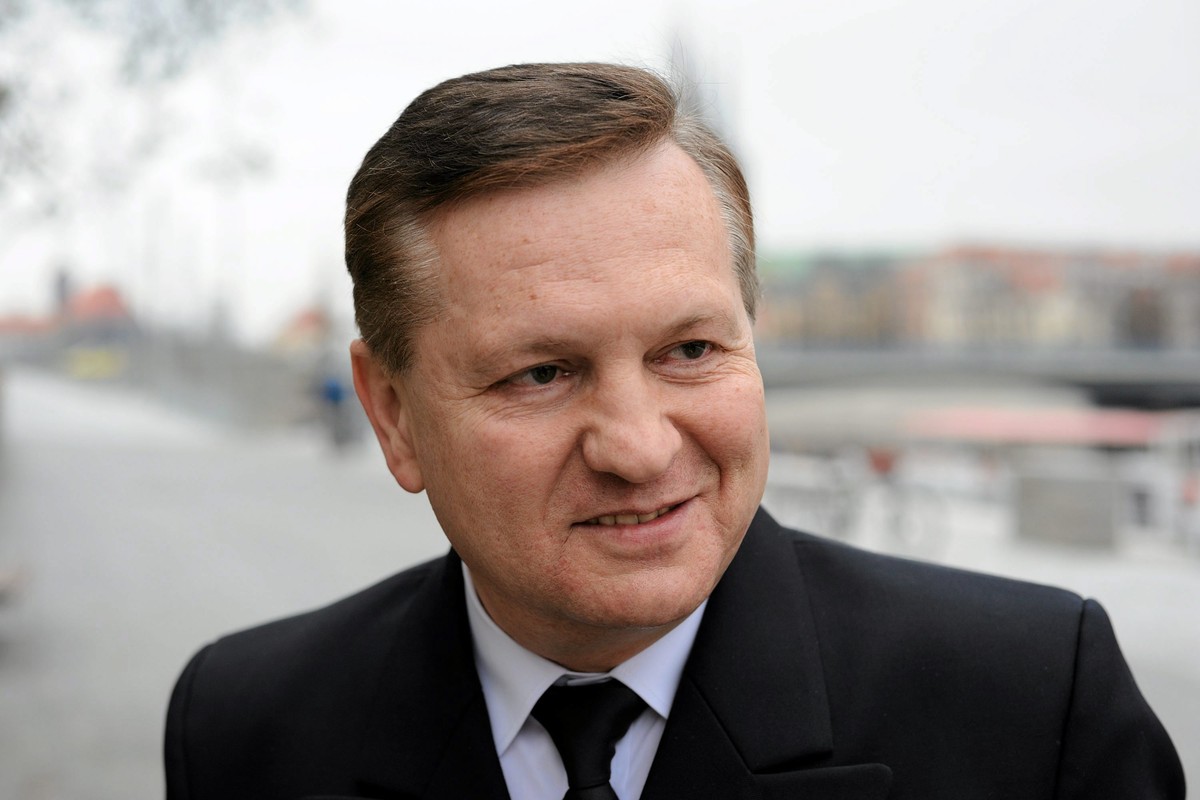 11.04.2016 Wroclaw . Krzysztof Wos ( Wos ) podczas konferencji w sprawie strategii rozwoju drog zeglugi srodladowej w Polsce na lata 2016 - 2030 . Fot. Tomasz Pietrzyk / Agencja Gazeta