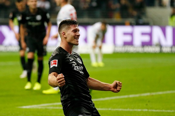 Luka Jović slavi jedan od pet golova koje je dao Dizeldorfu