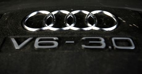 03.11.2006 WarszawaZdjecia do testu samochodu AUDI Q7 Quattro.Fot. Wojciech Grzedzinski