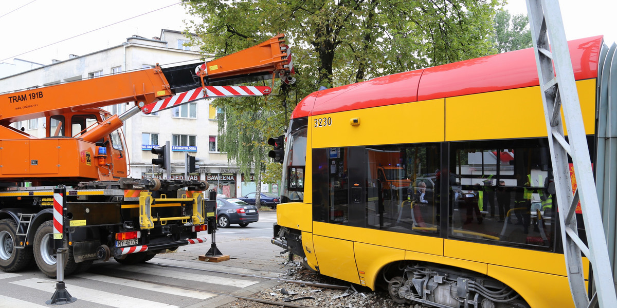 Wypadek samochodu z tramwajem