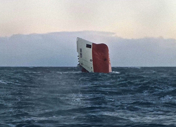 Polacy zaginieni w katastrofie statku u wybrzeży Szkocji. "Nie nadali sygnału SOS"