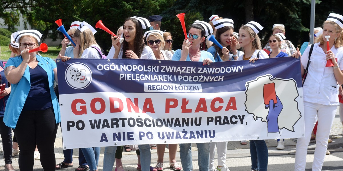 Na zdjęciu: protestujące pielęgniarki.