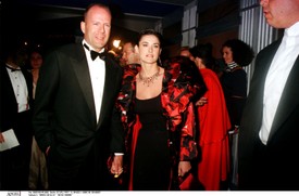 A színész még 1987-ben feleségül vette Demi Moore-t, akivel 11 év után döntöttek a válás mellett. Kapcsolatuk alatt három lányuk - Rumer, Scout és Tallulah Willis - született. 