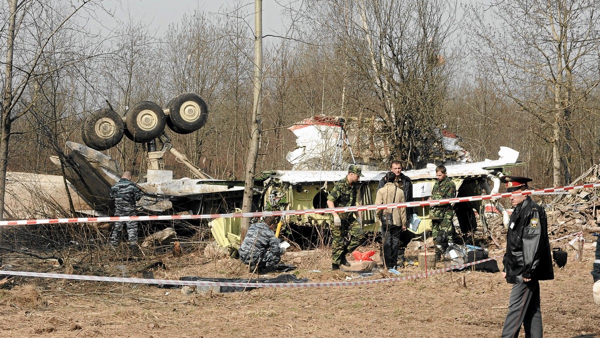 Biegli nie stwierdzili na elementach samolotu TU-154M materiałów wybuchowych lub elementów ich rozkładu - poinformowała Naczelna Prokuratura Wojskowa. Śledczy przedstawili uzyskane od biegłych wyniki analiz próbek z wraku Tu-154M dotyczące ewentualnej obecności materiałów wybuchowych na szczątkach samolotu.