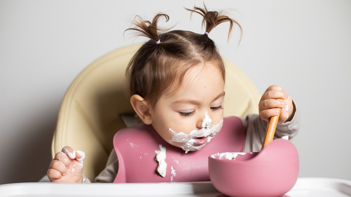 Kada deca mogu da počnu da piju jogurt: Pedijatri složni u vezi sa načinom uvođenja u ishranu beba