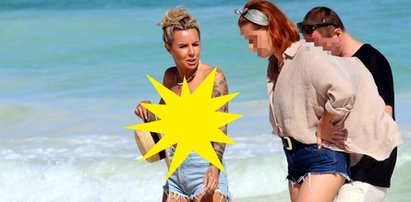 Blanka Lipińska przyłapana topless na plaży w Meksyku. Autorka "kaszubskiego porno" zachwyca boskim ciałem! [TYLKO U NAS]