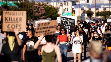 Masowe protesty w USA po uduszeniu czarnoskórego mężczyzny przez policjanta [ZDJĘCIA]