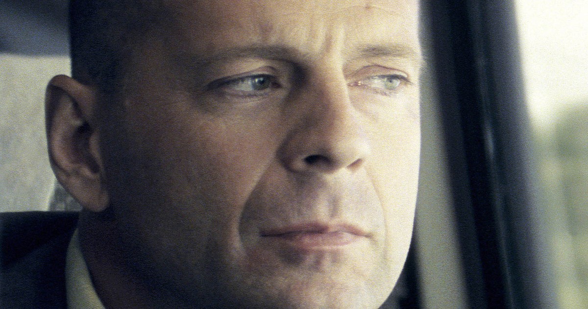 Kiderült, mi volt Bruce Willis betegségének első jele: rengeteg ember járhat hasonló cipőben