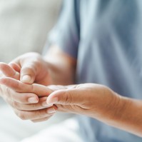 Ezektől a betegségektől fájhatnak folyton az ujjai