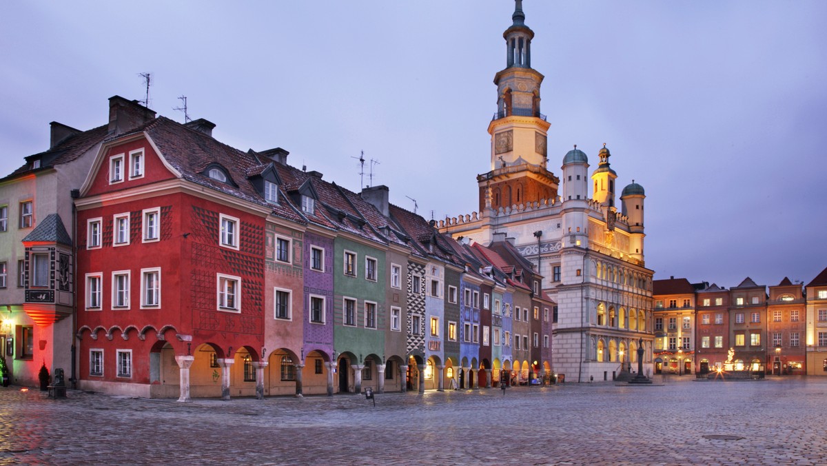 Oficjalne uroczystości na poznańskim Starym Rynku, a także rodzinny piknik w parku przy Muzeum Bambrów złożą się na sobotnie obchody rocznicy przybycia Bambrów - osadników z bawarskiego Bambergu - do Poznania. Za dwa lata wypada jubileusz 300-lecia ich obecności.