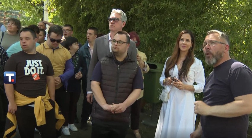 Tamara Vučić sa osobama sa Daunovim sindromom u Zoo vrtu