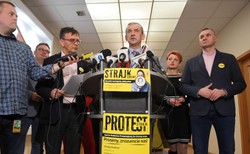 Podwyżki dla nauczycieli: Solidarność może dogadać się z rządem. "ZNP i FZZ zostaną postawione pod ścianą"