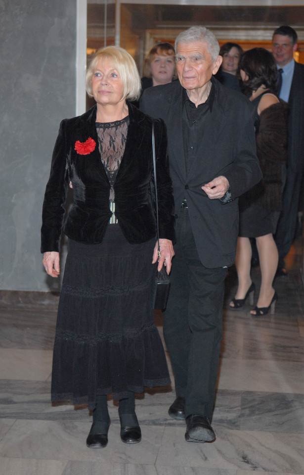 Janusz Morgenstern z żoną Krystyną na premierze "Traviaty"
