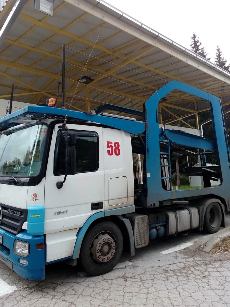 Kamion u kojem su pronađeni tompusi na prelazu Strezimirovci