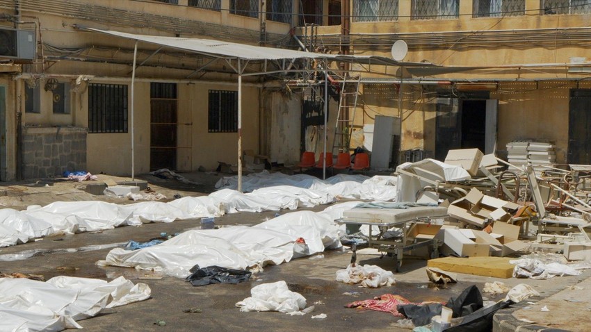 Tela izložena ispred bolnice u Suveidi nakon izbijanja borbi u julu 2025. godine | Foto: BBC/Jon Donnison