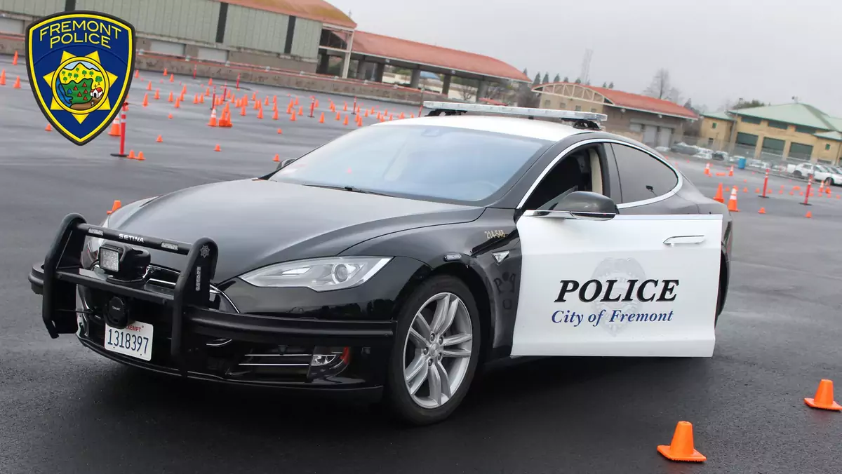 Policyjna Tesla Model S