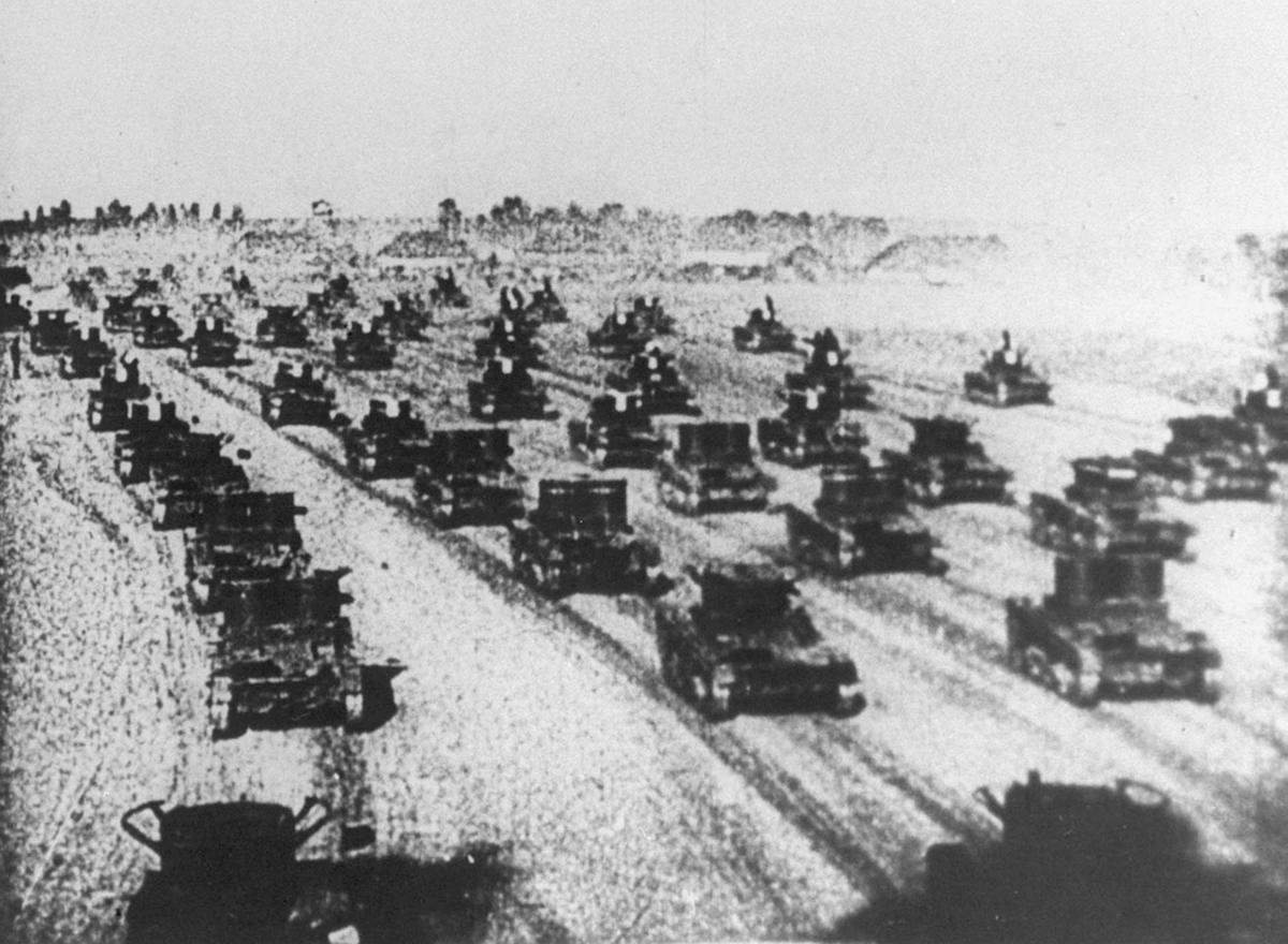 22 июня 1939 г. Польский поход красной армии 1939. Советские танки пересекают польскую границу 17 сентября 1939. Вторжение в Польшу 1939 Германия. Германские войска в Польше 1939.