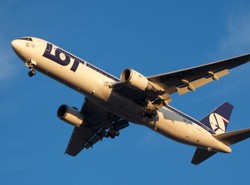 Wiceminister skarbu leci do Turcji rozmawiać o sprzedaży LOT-u