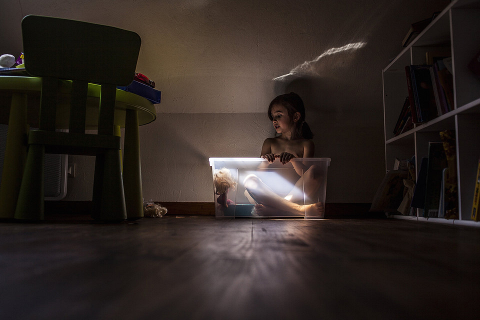 Wyróżnienie w kategorii Ludzie - "Tea Time in the Hut" (pol. Herbatka w domku) - K / National Geographic Photo Contest 2014