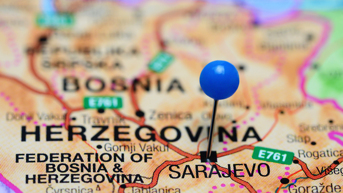 Pod zarzutem zbrodni wojennych popełnionych na Serbach, w rejonie Oraszje w Bośni aresztowano dziś dziesięciu bośniackich Chorwatów, w tym byłych strażników obozów podczas wojny w byłej Jugosławii w latach 1992-95 - podały źródła w sądownictwie Bośni i Hercegowiny.