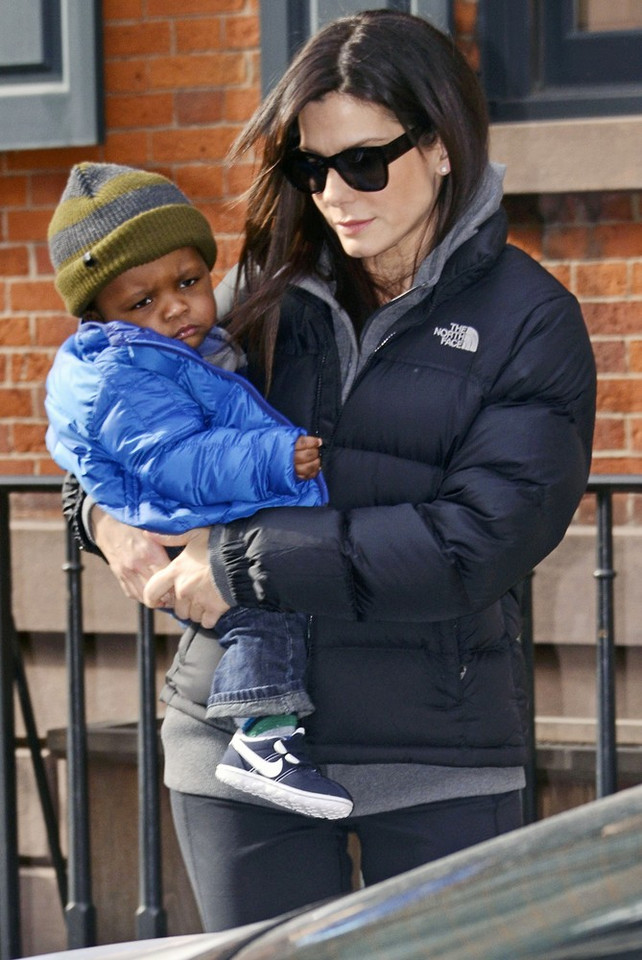 Sandra Bullock z synem Louisem w Nowym Jorku