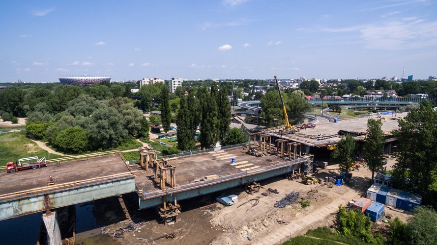 Tak (2 czerwca 2015 r.) wyglądał z lotu ptaka remontowany  Most  Łazienkowski w Warszawie <br><br> fot. (cat) PAP/Leszek Szymański