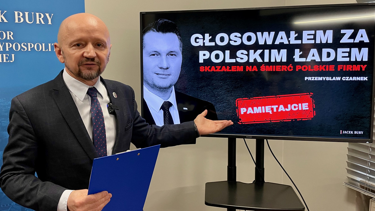 Senator Polski 2050 zapowiedział akcję, która ma przypominać Polakom, kto zagłosował za Polskim Ładem i "skazał na śmierć polskie firmy". Podkreśla, że już pojawiają się pierwsze zapowiedzi zamykania lokalnych biznesów. — Nie ma litości dla patałachów, marionetek i złodziei — deklaruje senator Jacek Bury.