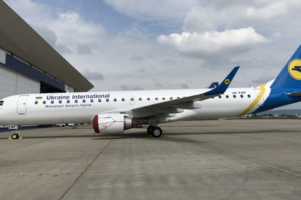 Ukraińskie linie lotnicze odebrały Embraera E-195. Ma załatać dziurę w siatce połączeń przez opóźnienia w dostawach B737 MAX
