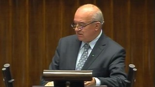 Kalemba po głosowaniu wotum: Zamiast kwiatów torba grzybów od Piechocińskiego