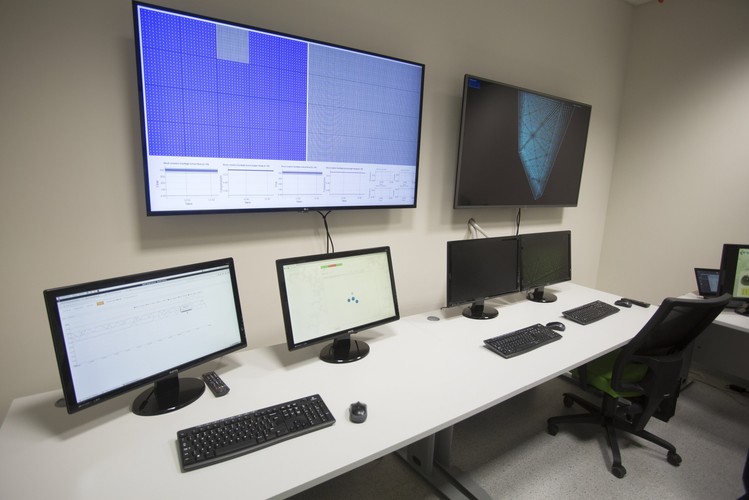 ARUZ jest wart ponad 20 mln.<br>Sterownia Laboratorium Symulacji Molekularnych<br><br> (gm/mr) PAP/Grzegorz Michałowski