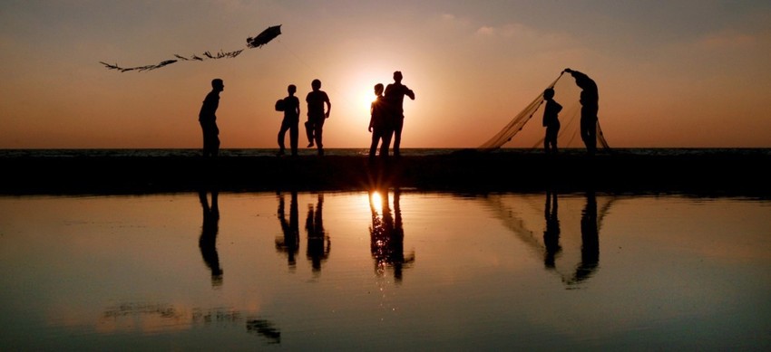 Palestinci na plaži u Gaza Sitiju 10. juna 2009.