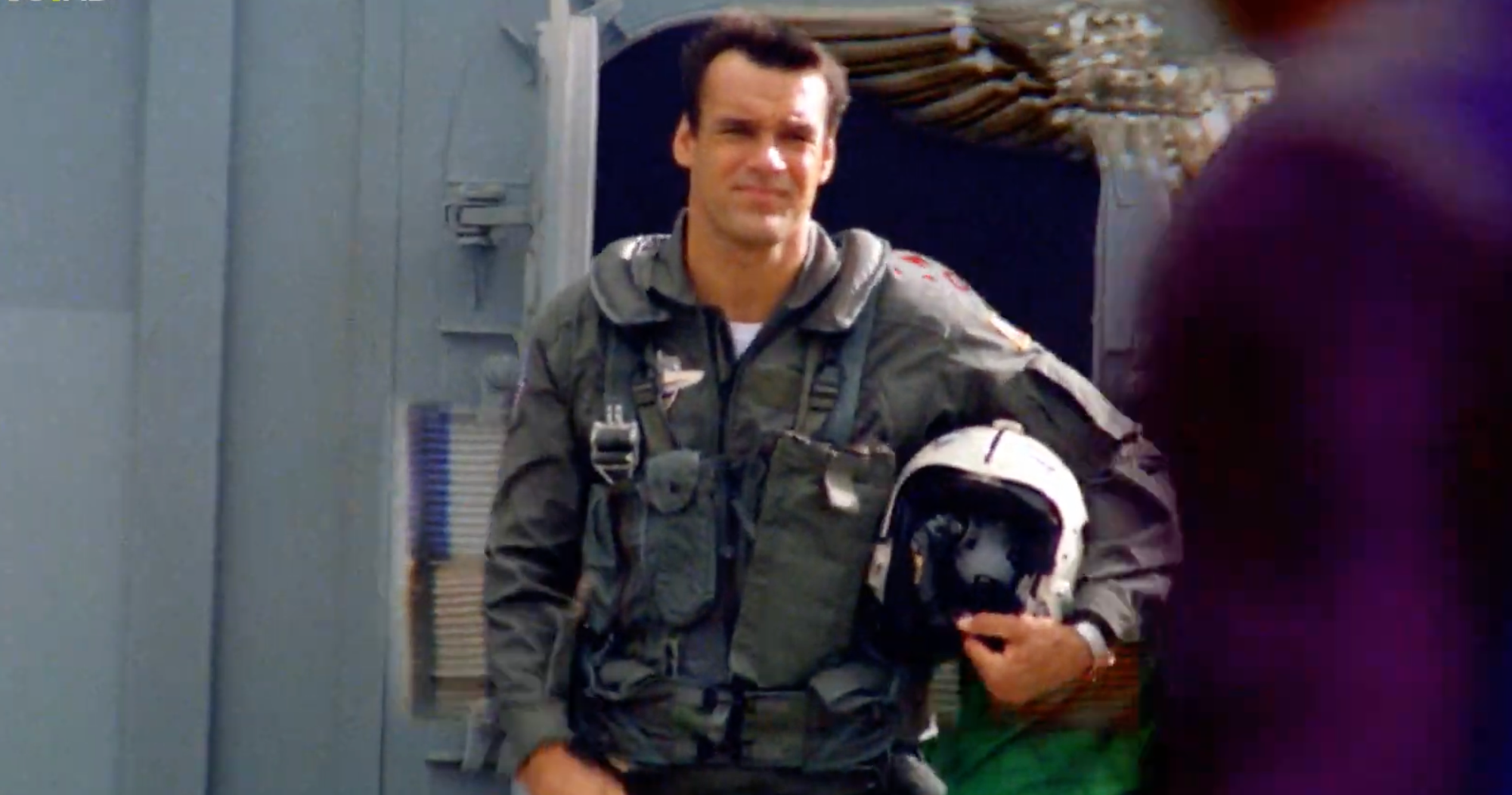 Herec David James Elliott v seriáli JAG. 