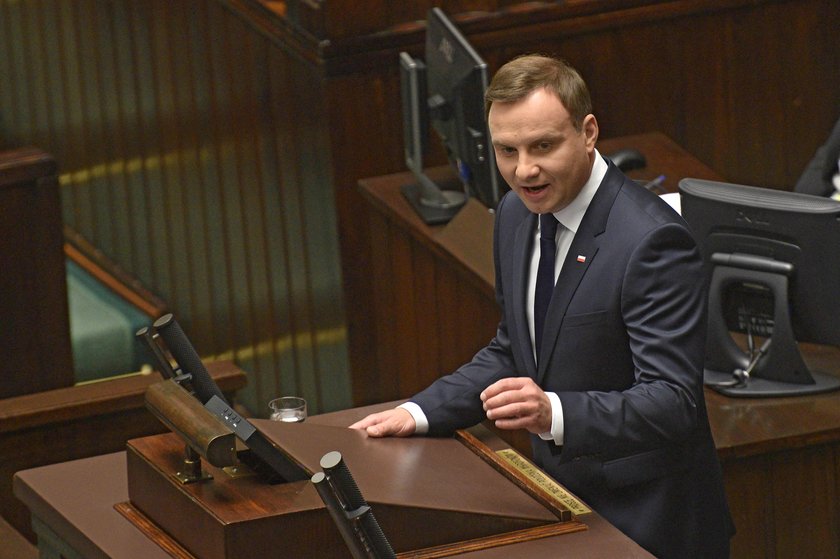 Skandal na zaprzysiężeniu Andrzeja Dudy! Buczenie w ławach PO