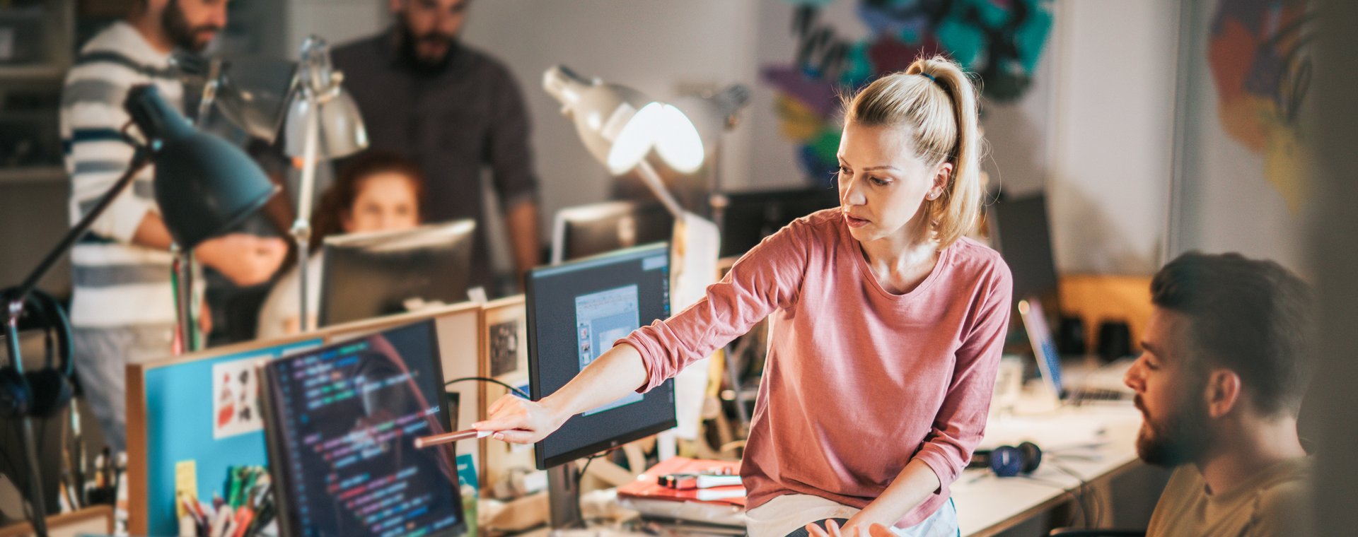 Dzięki nowym platformom technologicznym "low-code" i "no-code" technologie takie jak sztuczna inteligencja stają się coraz bardziej dostępne także dla mniejszych firm