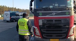 Patrol ITD upolował TIR-a na autostradzie A2. To był celny strzał