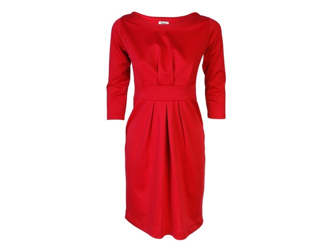 Jak się ubrać na komunię? Propozycje dla kobiet: sukienka Sesst