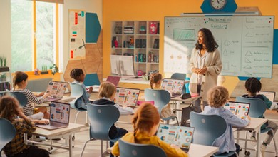 Oceny w szkole a psychika dziecka. Jak reagować na dobre i złe stopnie?