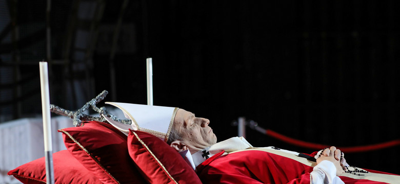 "Śmierć Jana Pawła II". Przedstawiciele PiS żądają usunięcia sztuki